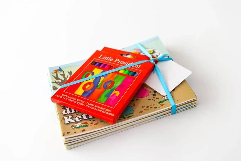 Set 8 libra Hutini për fëmijë + ngjyrat, 10016